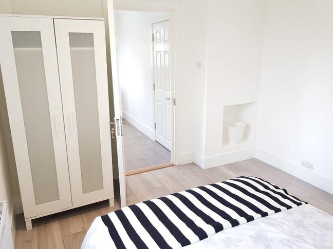 1 Double Room for a Professionals  only!!! Main Photo