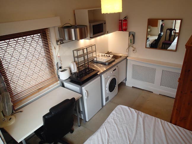 Lux Studio-Incl All Bills-Own Entrance!-Dble Bed Main Photo