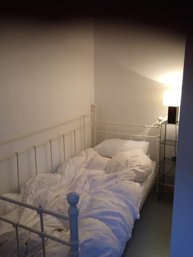 Small Room in the Centre of London Main Photo