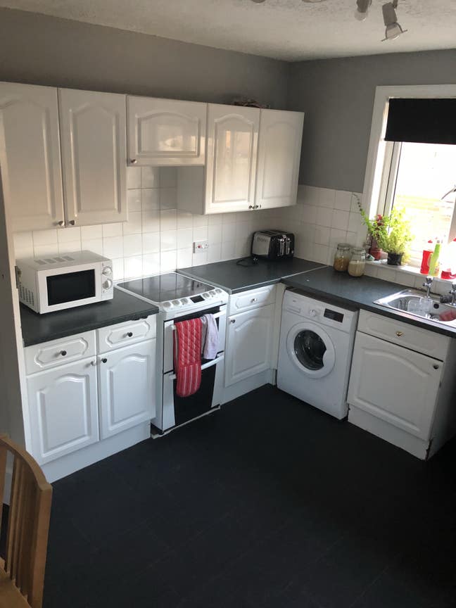 Single Room Fully Furnished All Bills inc Wifi Main Photo