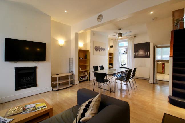 Fantastic double room in Clapham / Battersea Main Photo