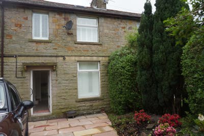 South facing room with rural view. Main Photo