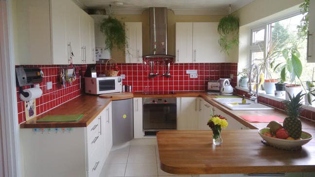 Double or Single Bedroom both with Ensuite Shower Main Photo