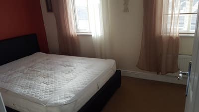 One large double room (one with en-suite) Main Photo