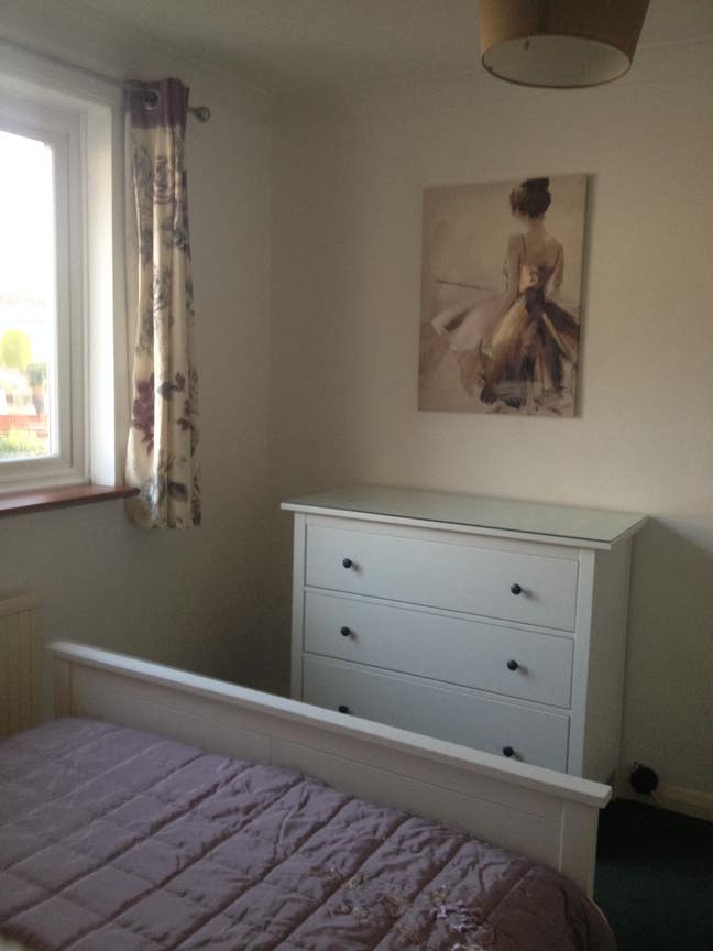 2 double bedrooms in quiet residential area Main Photo