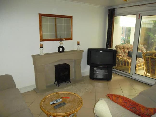 Castle Donington upstairs double room available Main Photo