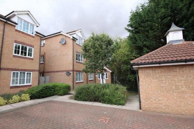 1 Bedroom Flat Close to Station *Not Shared* Main Photo