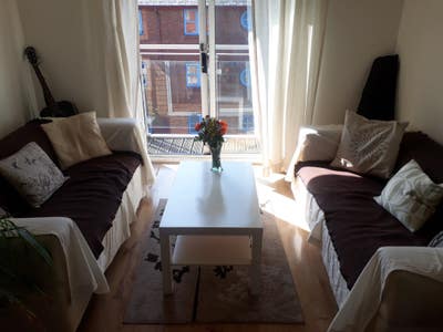 1 Double bedroom to rent in a flat in hulme &pound;500 Main Photo