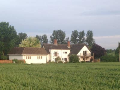 Large Double room, bathroom en-suite, countryside Main Photo