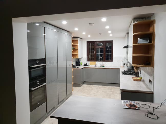 Room In Modern New Refurbished House Main Photo