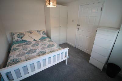 Spacious Room, walking distance from Maylands Est Main Photo