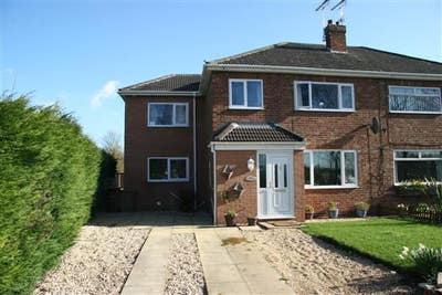  *Large  Double  Room  in  House  Share*  CH1  Main Photo