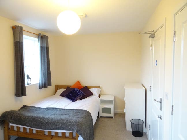 💖 Large Hampton room, en-suite with bath 💖 Main Photo