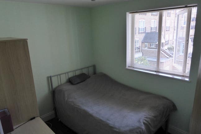 Short term let in modern gated development Main Photo