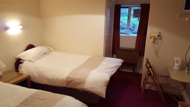 Twin room in central location near Edinburgh Unii Main Photo