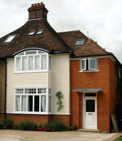 A large room available near train station Main Photo