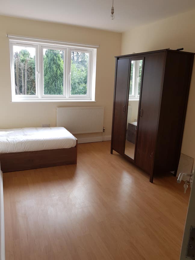 Furnished 1 Bedroom with en-suite Main Photo