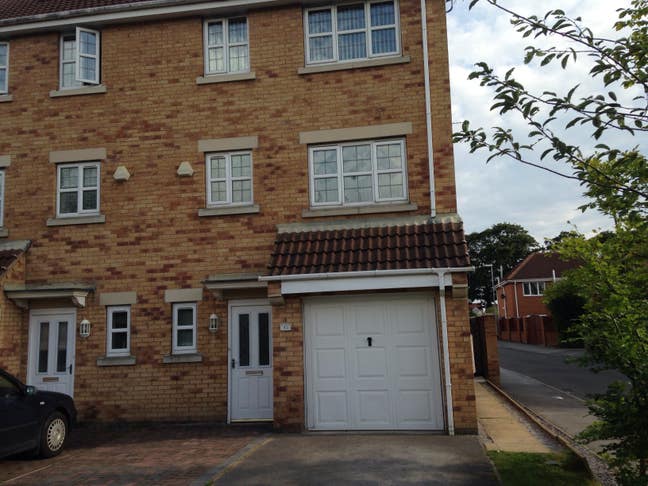 Double Rooms Available in Highgate, Goldthorpe Main Photo