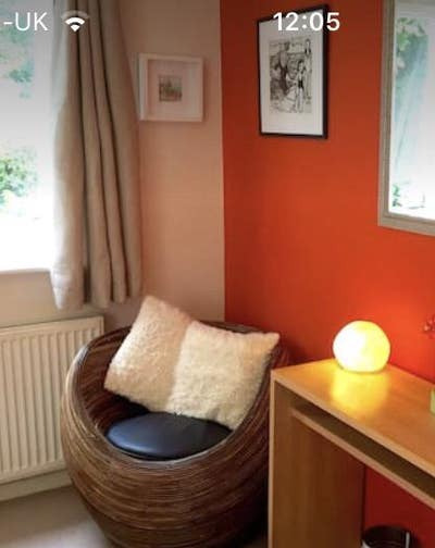 Female  Professional Preferred. Great Location Main Photo