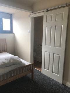 Shared House En-Suite Rooms Barnsley Hospital Main Photo