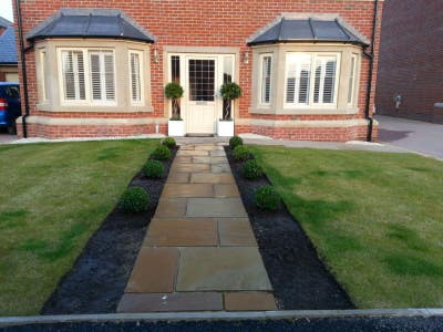    professionals  preferred ,   rent  £160    a   week
 Main Photo