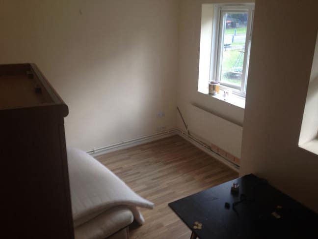 Recently refurb flat close to Victoria park Main Photo