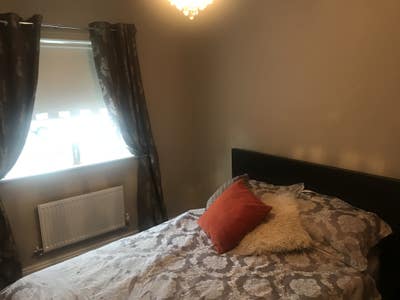 Lovely double room in a new build property Main Photo