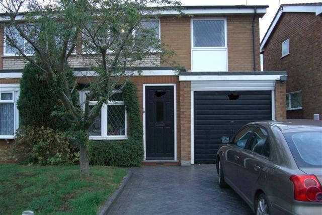 Single bedroom near the U of B Main Photo