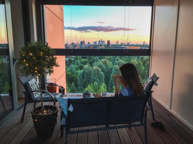 Beautiful room at best view flat in East Village Main Photo