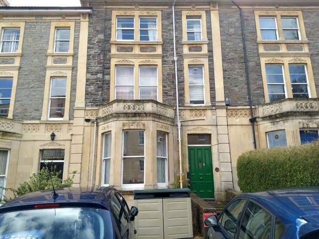 Lovely room in near city centre Main Photo