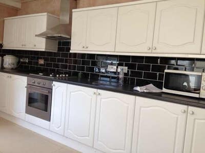 Newly decorated big double ensuit roomto let Main Photo