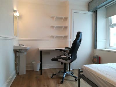 Uplands, Swansea. Includes Bills* No Agency Fees Main Photo