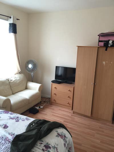 BT6  Double room &pound;450 pm , WiFi ,TV , mini-fridge Main Photo