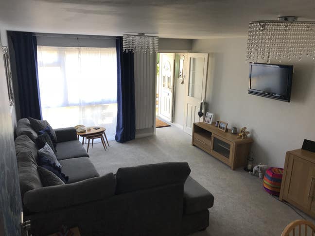 Beautiful double room in quiet location Main Photo