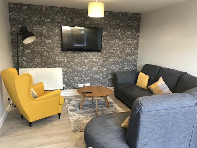  Double Room in Friendly House Share Main Photo