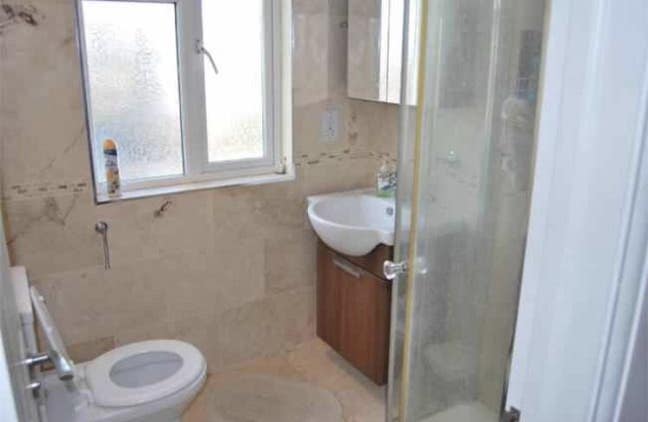 Double Room to Let in Sudbury Town  Main Photo