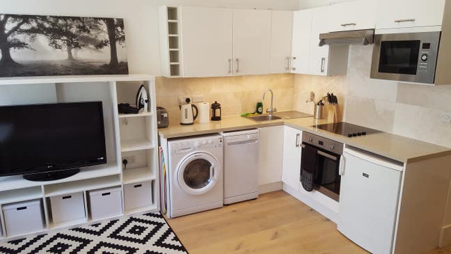 Luxury one bed flat next to Hyde Park Bayswater Main Photo