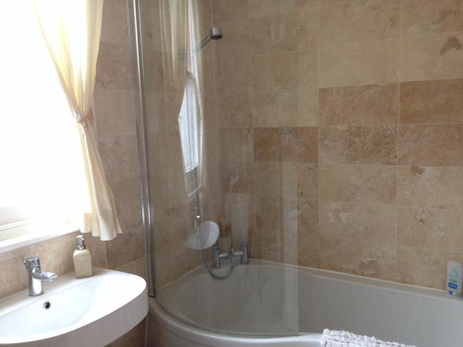  luxury king-size room in a beautiful flat  Main Photo