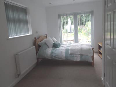 Superb ground floor room- large wet room ensuite. Main Photo