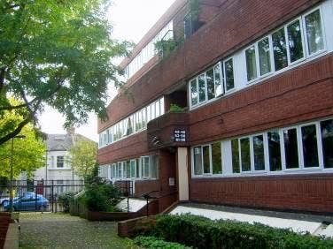 Lovely Double Bedroom available in Battersea SW11 Main Photo