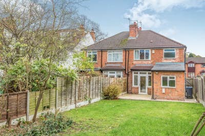 Single Room Available in Friendly Shared House Main Photo