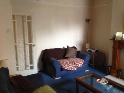Large Room in warm house Main Photo