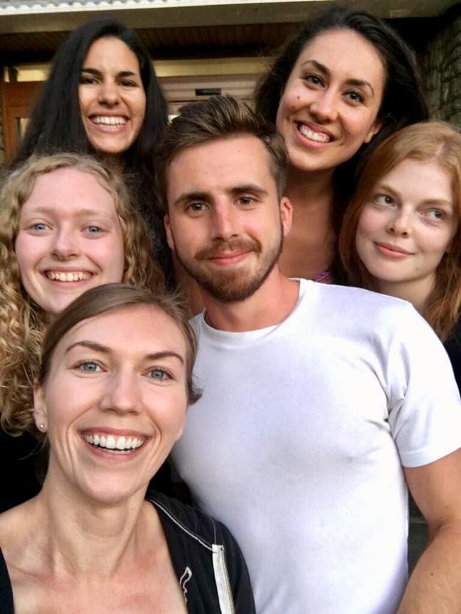 Respectful, polite & sociable flatmate Main Photo