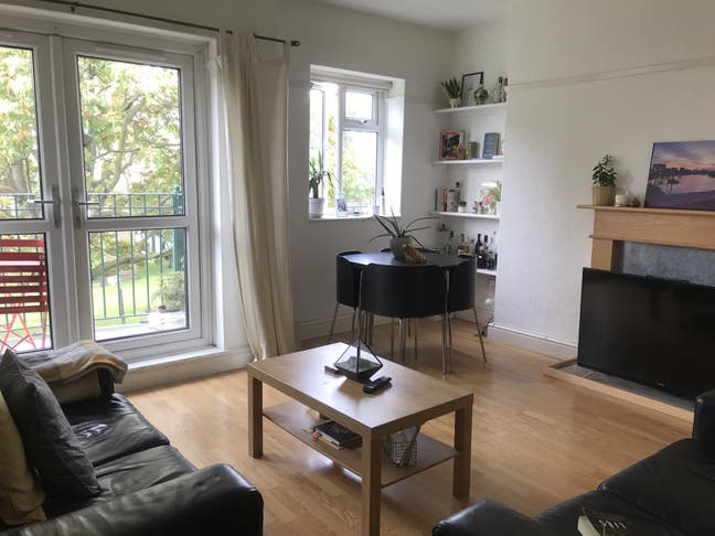 Single room available in spacious 4-bed apartment Main Photo