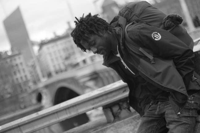 Professional seeks a double/single room Main Photo