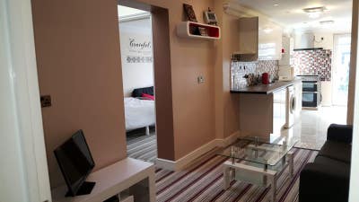Large Double Room with Ensuite  Main Photo
