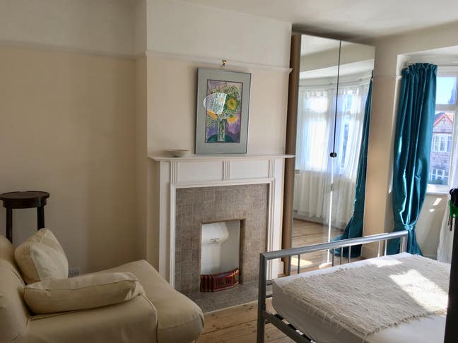 Beautiful Double Bedroom  Wembley NW9  Main Photo