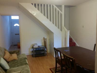 3 bedrooms house, close to Reading University Main Photo