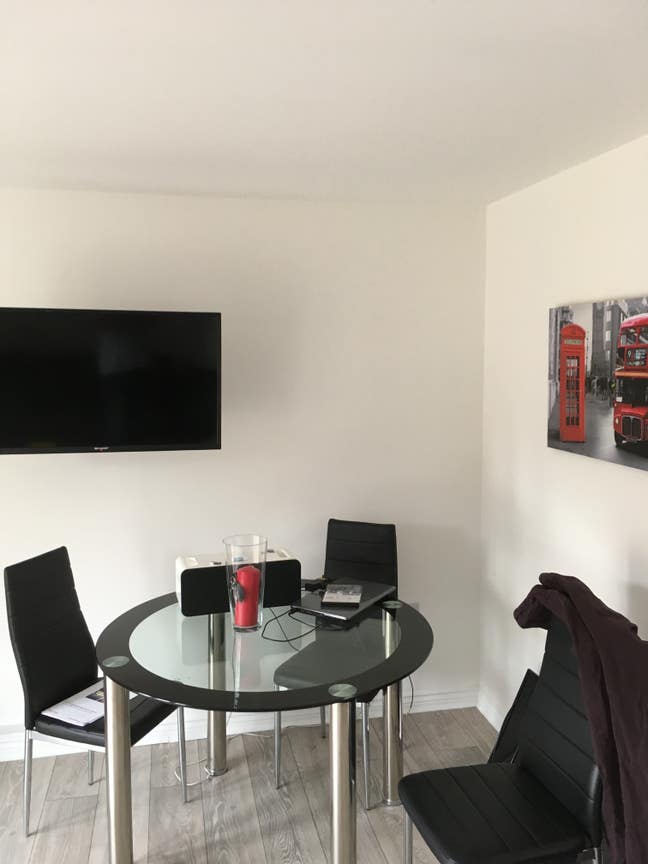 Double ensuite room to let  Main Photo