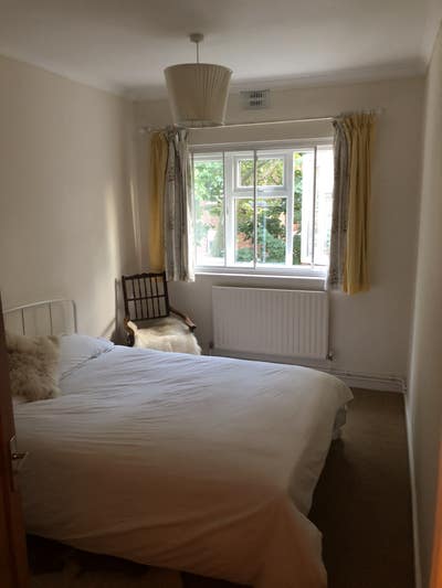 Airy, spacious, light top floor two bed flat. Main Photo